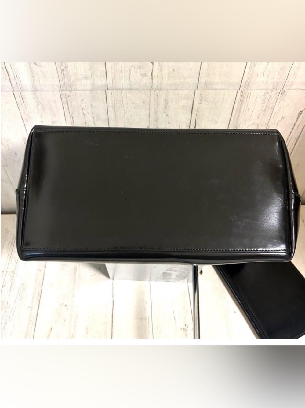 Gucci Black Patent Leather Tote with Detachable Black Pouch - Picture 5 of 13
